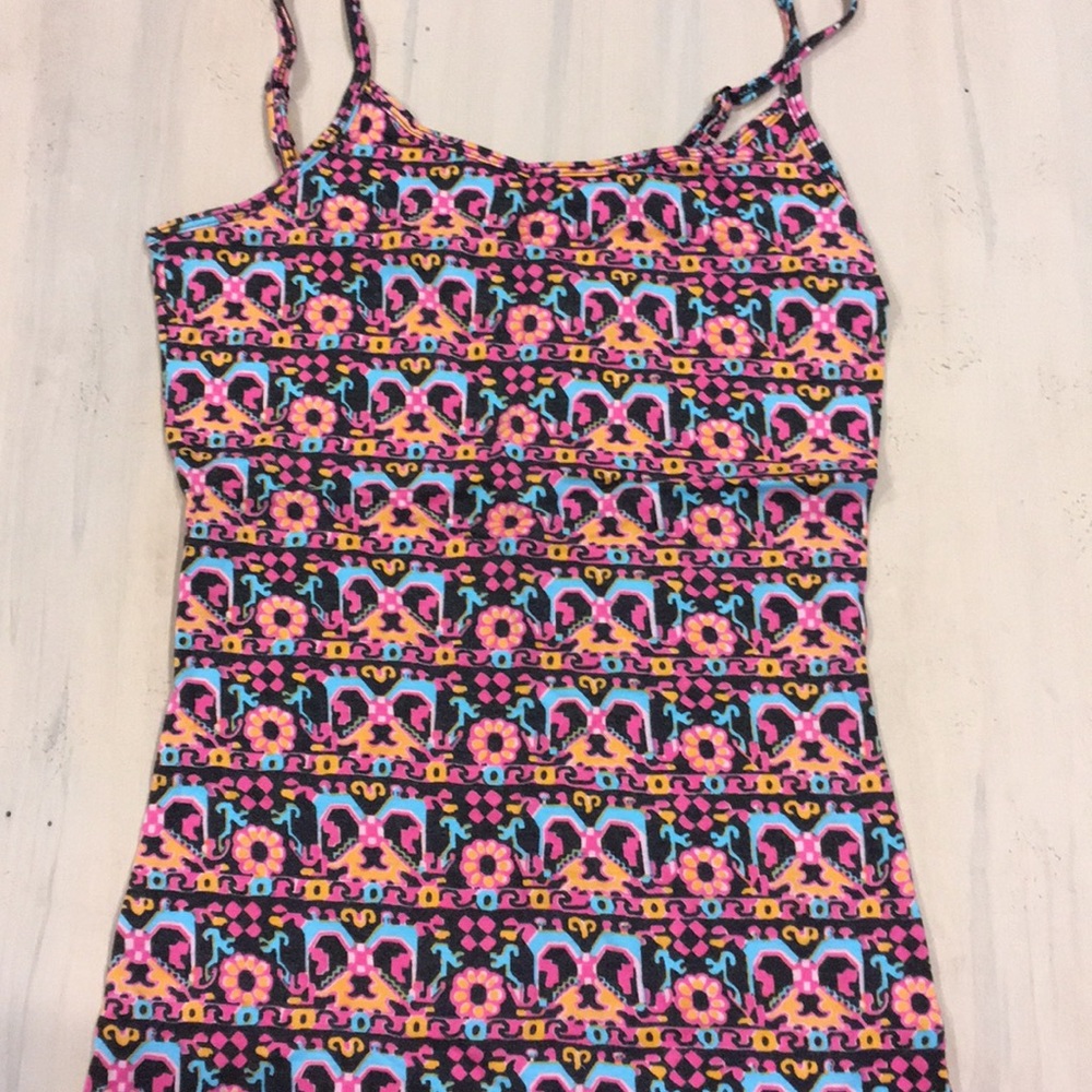 Patterned tank top.